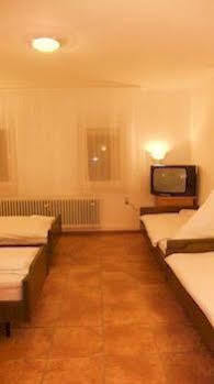 My Stuttgart-airport-messe Guest house *